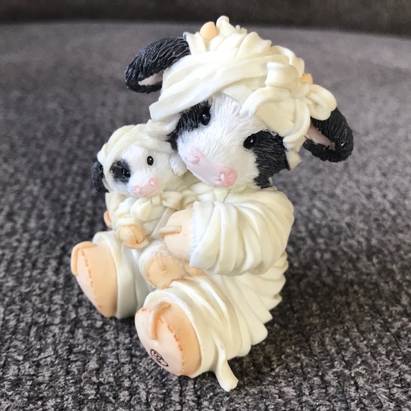Other - Mary’s Moo Moos—All Wrapped Up In Moo